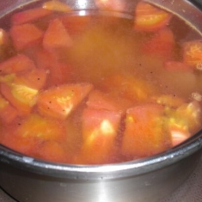 たっぷり倍量で作りました！ニンニクが入っていて元気になれるスープですね（*^_^*）生のトマト消費にもなりました！！